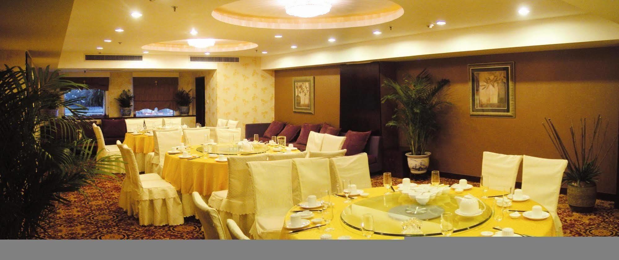 Lijing Grand Hotel City Center หลิ่วโจว ภายนอก รูปภาพ